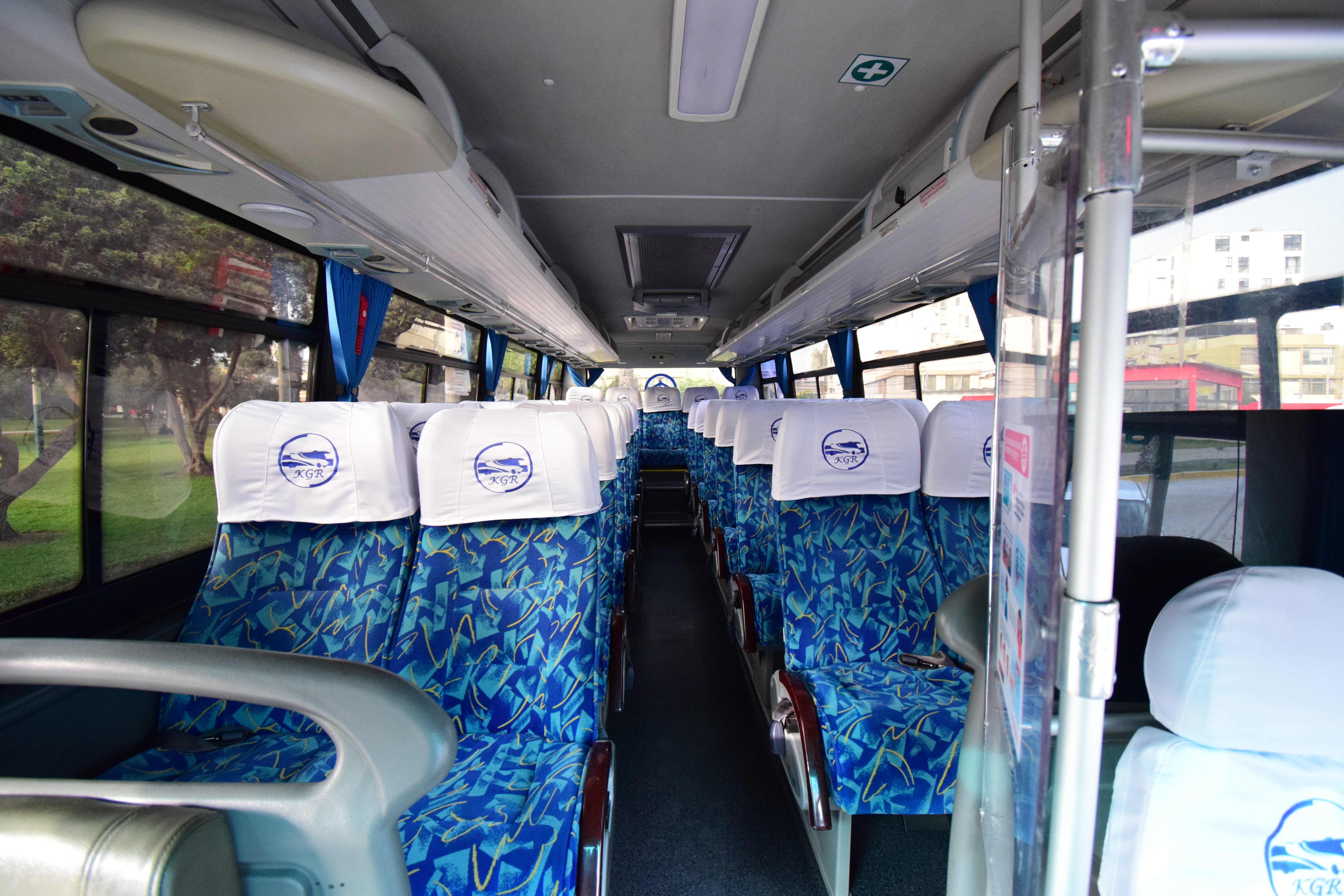 Interior de un bus turístico de KGR